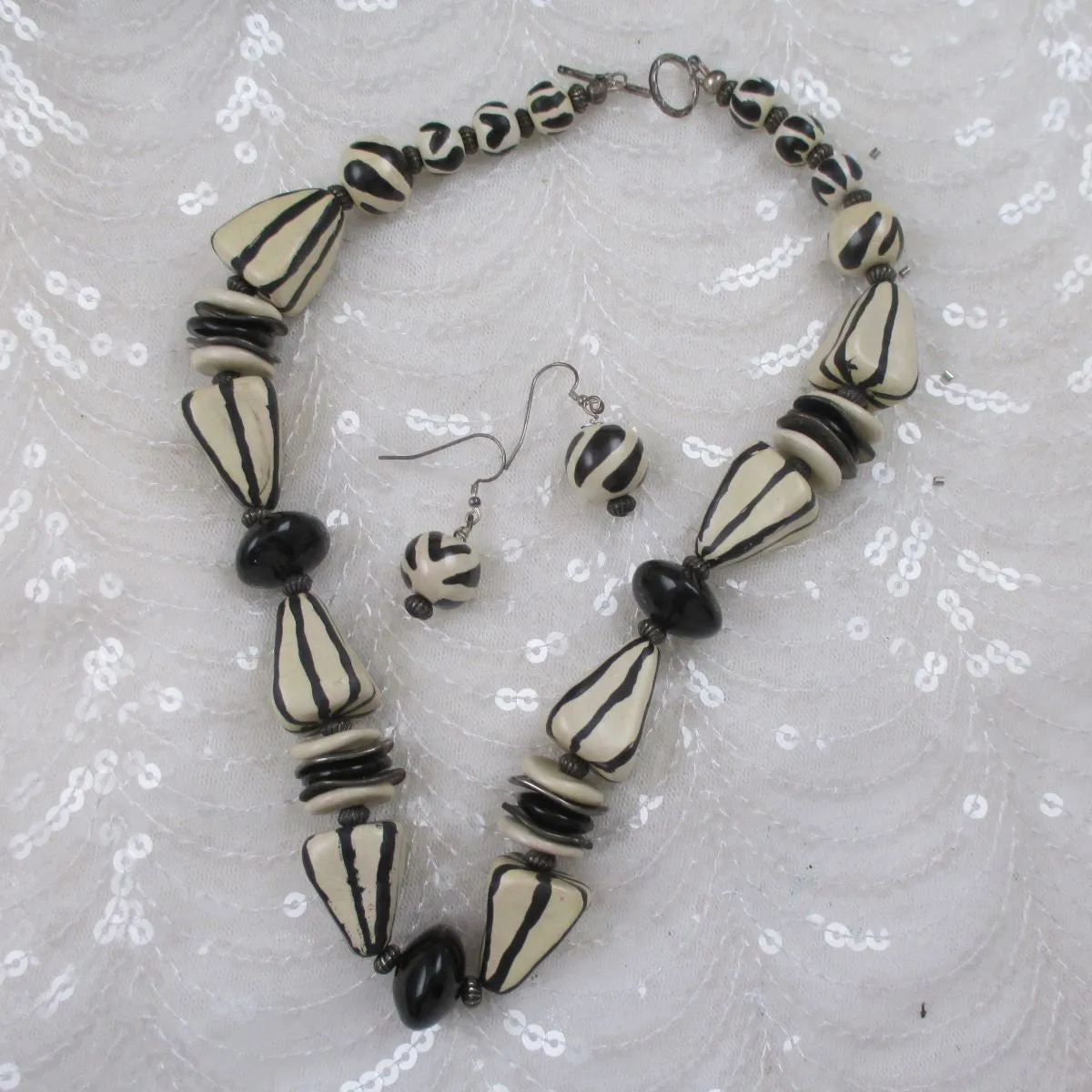 Cream & Black Kazuri Necklace & Earrings Chunky