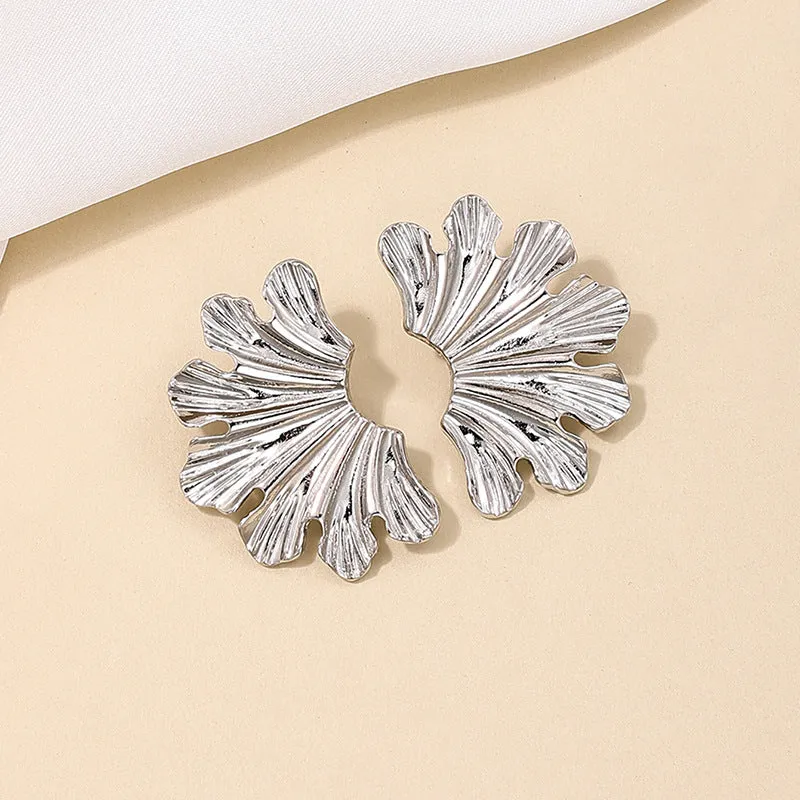 Exaggerated Trendy Vienna Verve Metal Flower Earrings