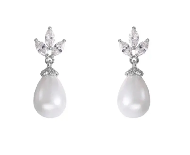 Nora - Silver Pearl Earring