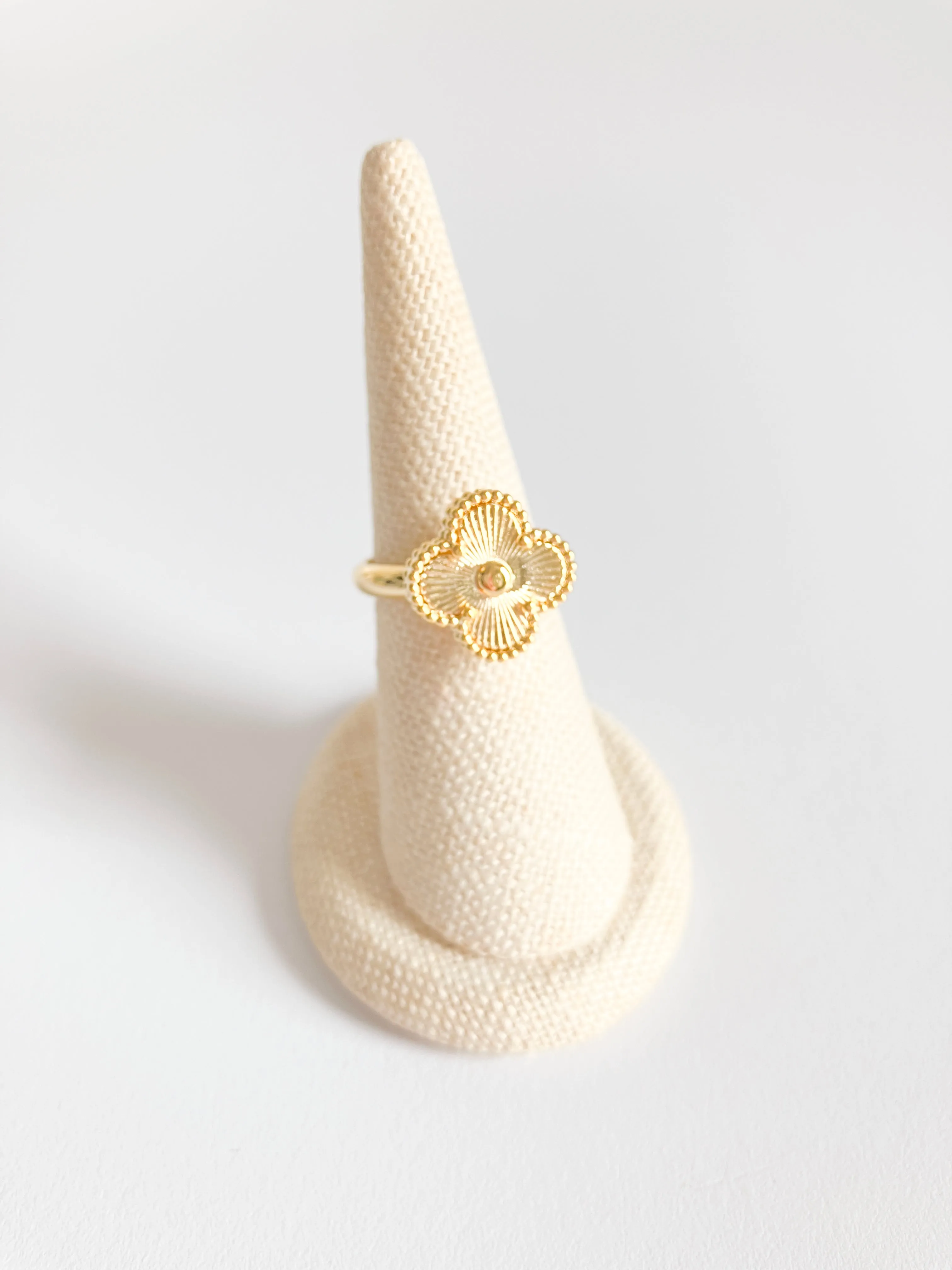 Radiant Demi Quatrefoil Ring in Gold