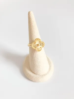 Radiant Demi Quatrefoil Ring in Gold