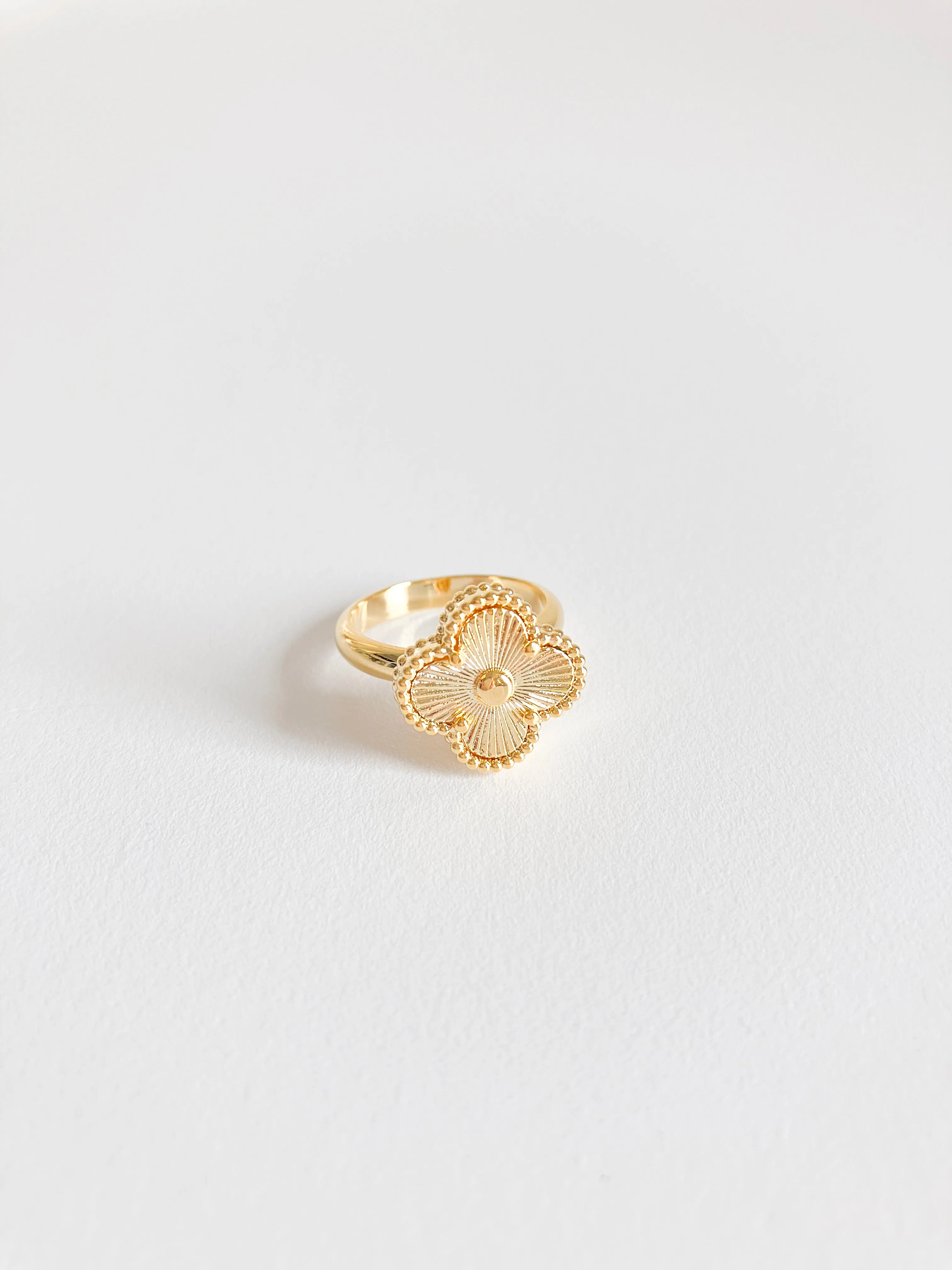 Radiant Demi Quatrefoil Ring in Gold