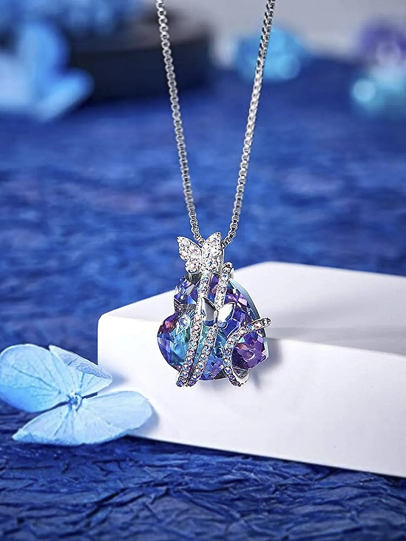 Rhinestone Butterfly Pendant Necklace Elegant Fashion Creative Heart Shape