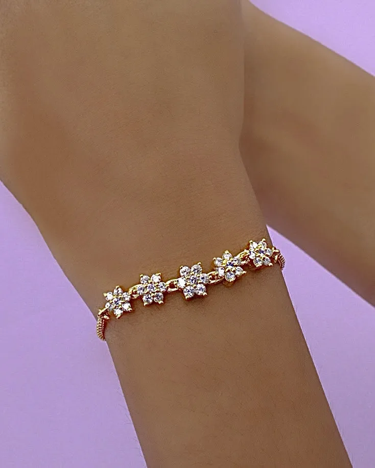 STYLISH FLORAL DIA BRACELET